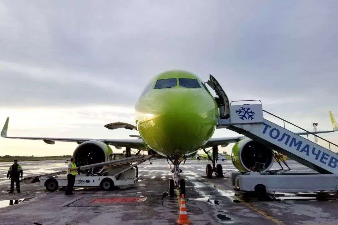 战斗民族的绿飞机,俄罗斯s7航空公务经济全体验