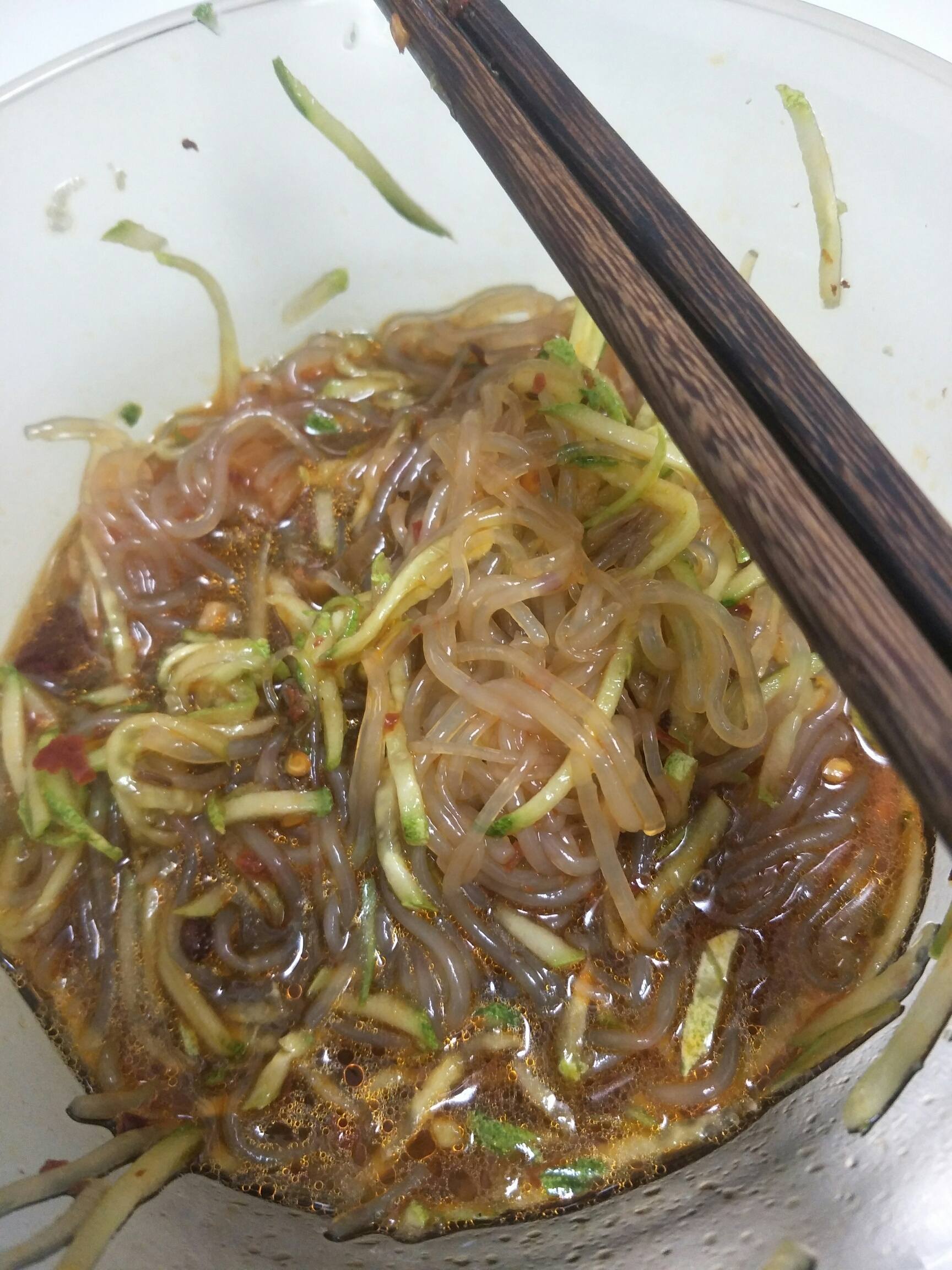 晚饭凉拌魔芋粉