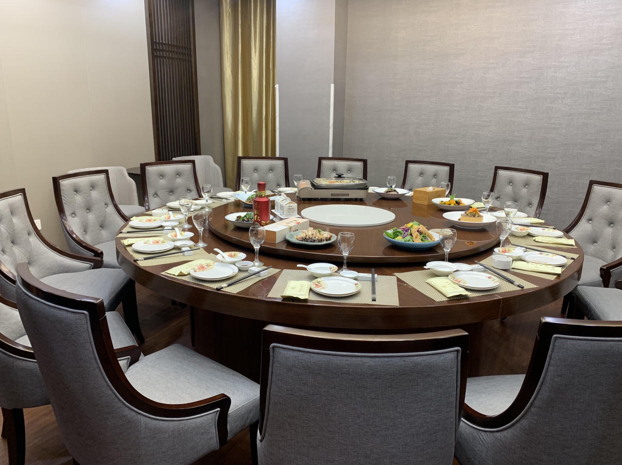 吃完这顿明天喝西北风